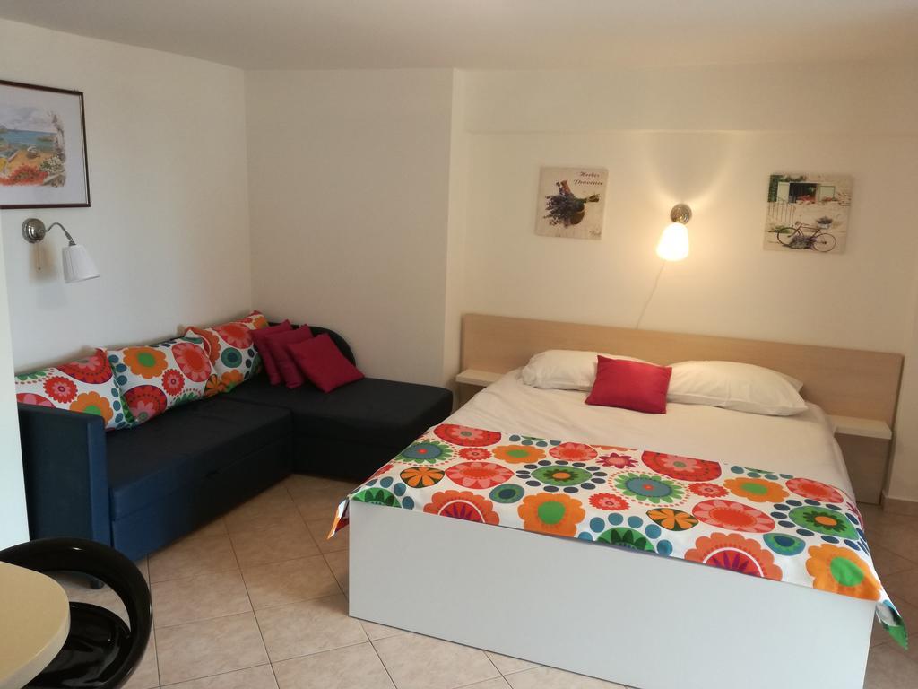 Guesthouse Villa Juric Crikvenica Exterior foto